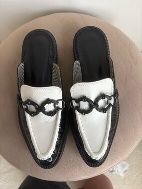 BRAND NEW Circus by Sam Elderman Black & White Loafer Mules w/Black Chain Detail